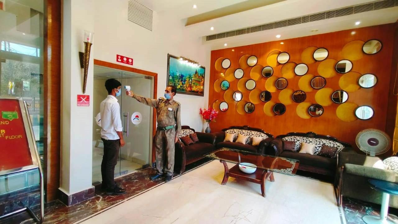 Hotel Ozas Grand Varanasi Exterior foto
