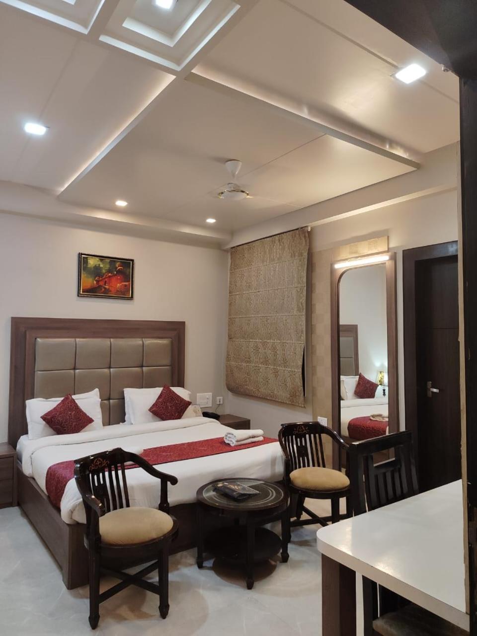 Hotel Ozas Grand Varanasi Exterior foto